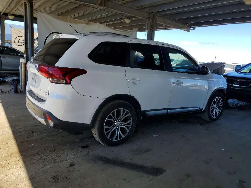 2016 MITSUBISHI OUTLANDER SE  
