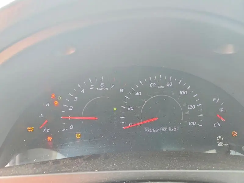 2010 TOYOTA CAMRY LE  
