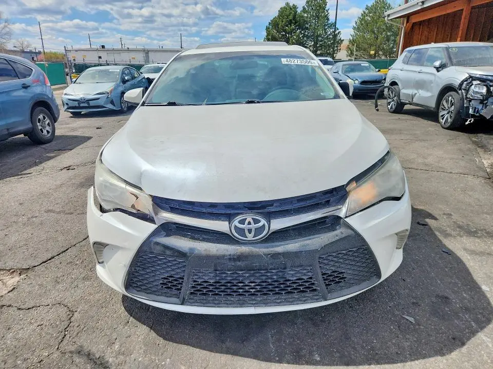 2015 TOYOTA CAMRY SE  