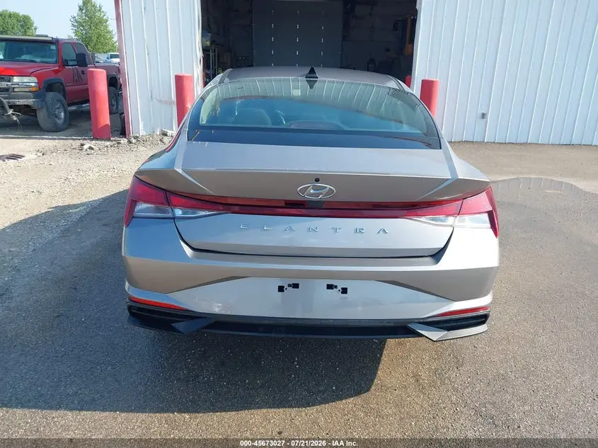 2023 HYUNDAI ELANTRA SE