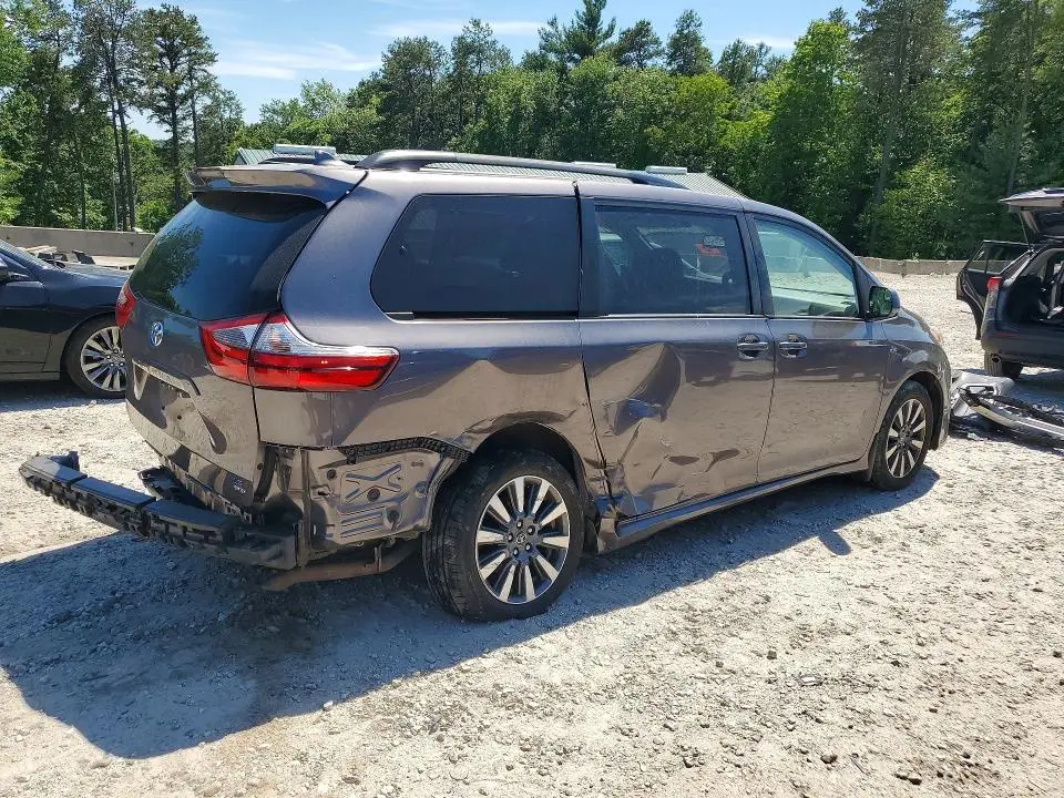 2020 TOYOTA SIENNA LE  