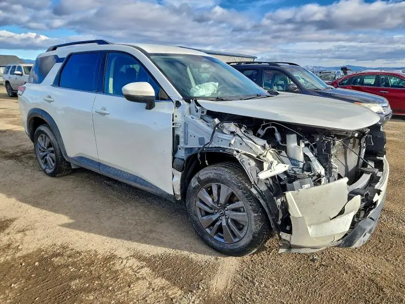 2024 NISSAN PATHFINDER SV  