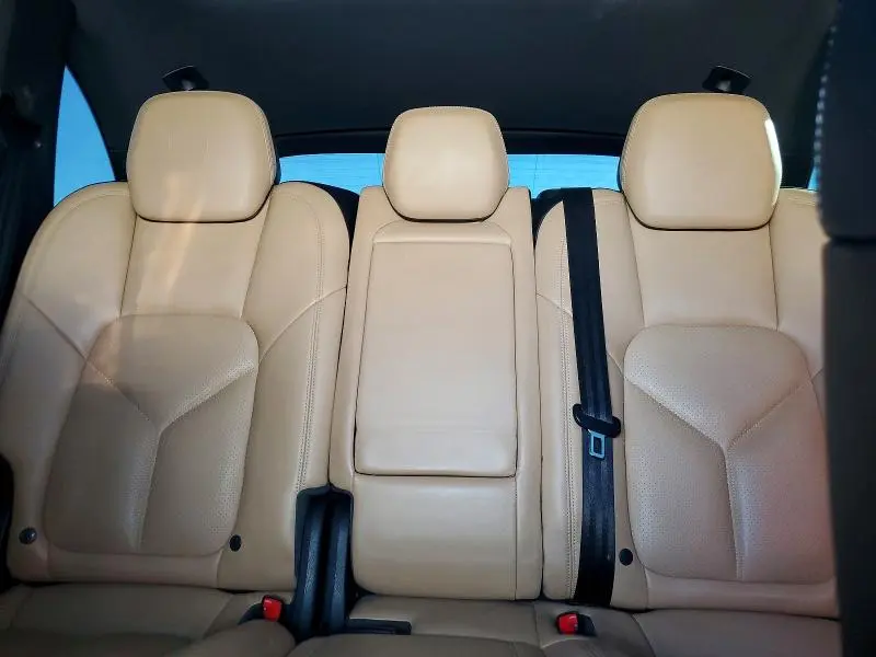 2018 PORSCHE CAYENNE   