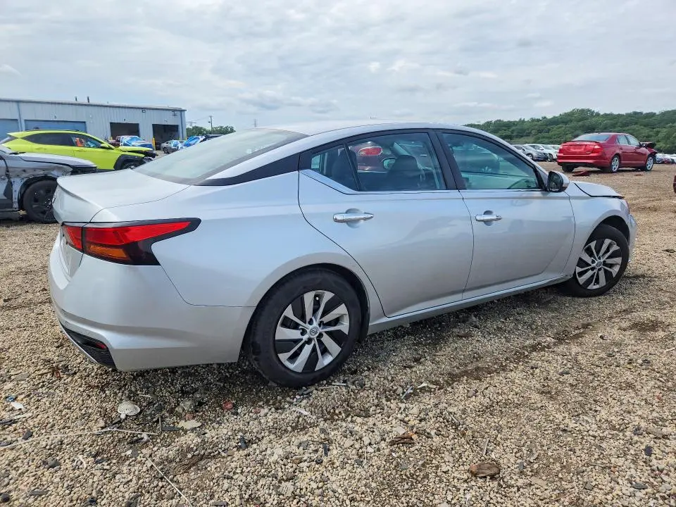 2023 NISSAN ALTIMA S  