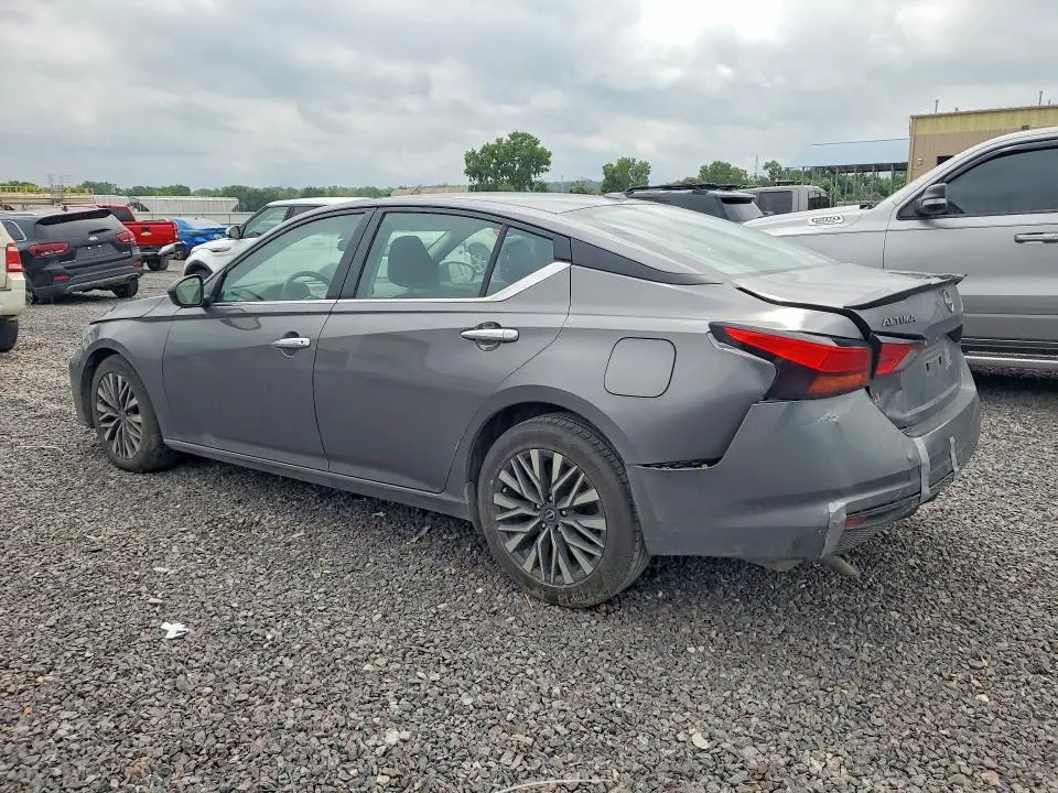 2024 NISSAN ALTIMA SV  
