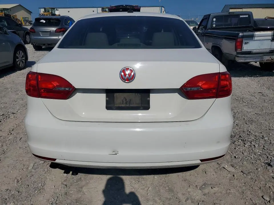 2012 VOLKSWAGEN JETTA SE  