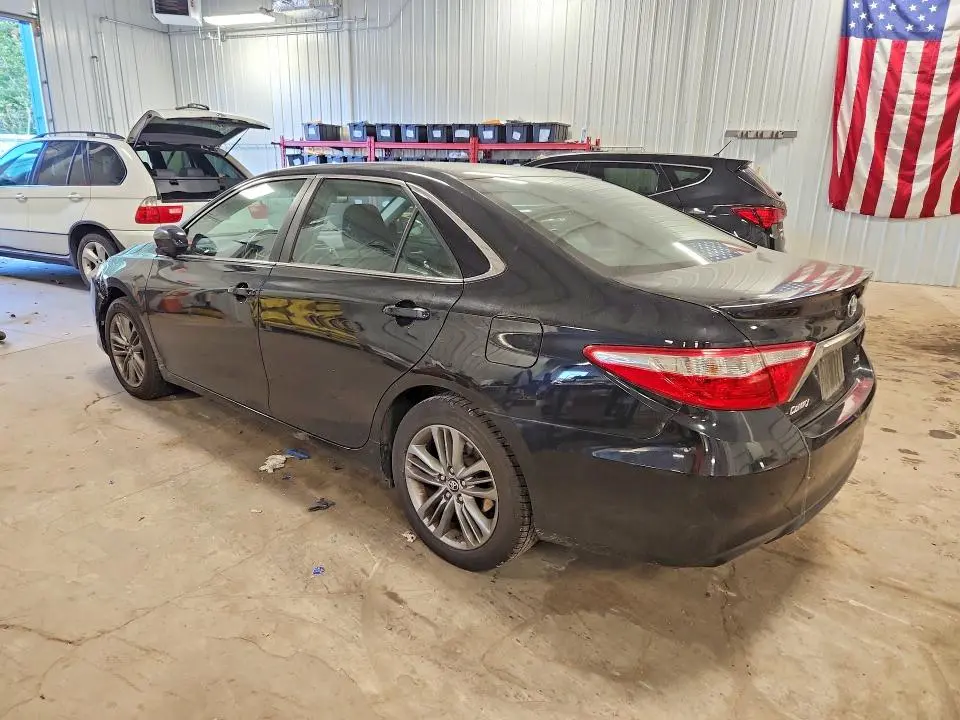 2017 TOYOTA CAMRY SE  