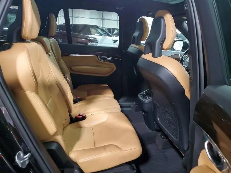 2016 VOLVO XC90 T6  