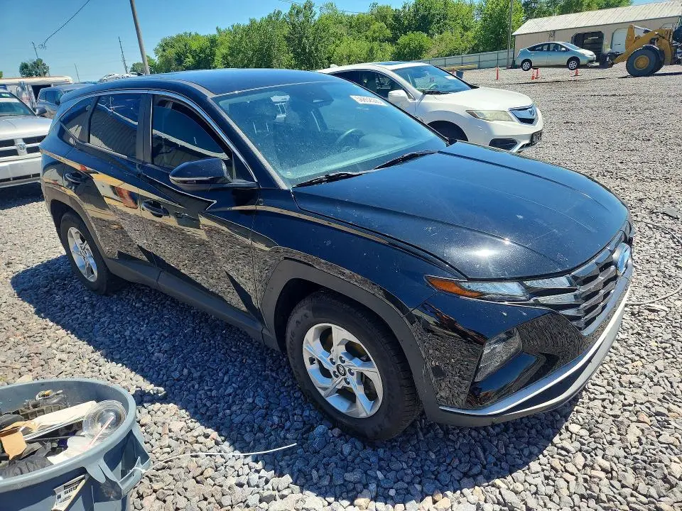 2022 HYUNDAI TUCSON SE  