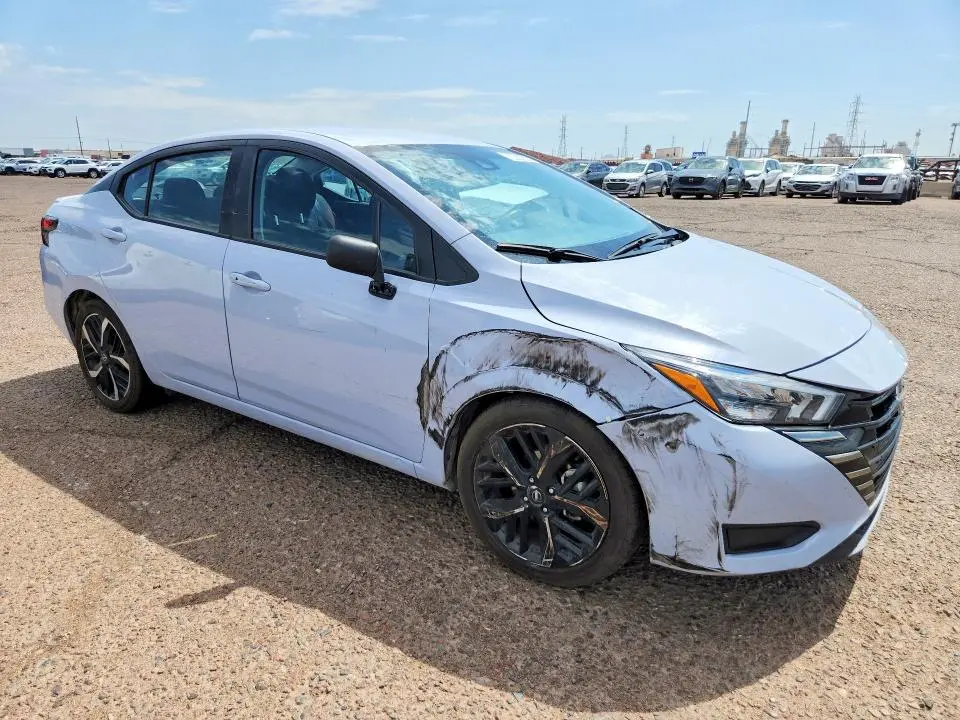 2025 NISSAN VERSA SR  