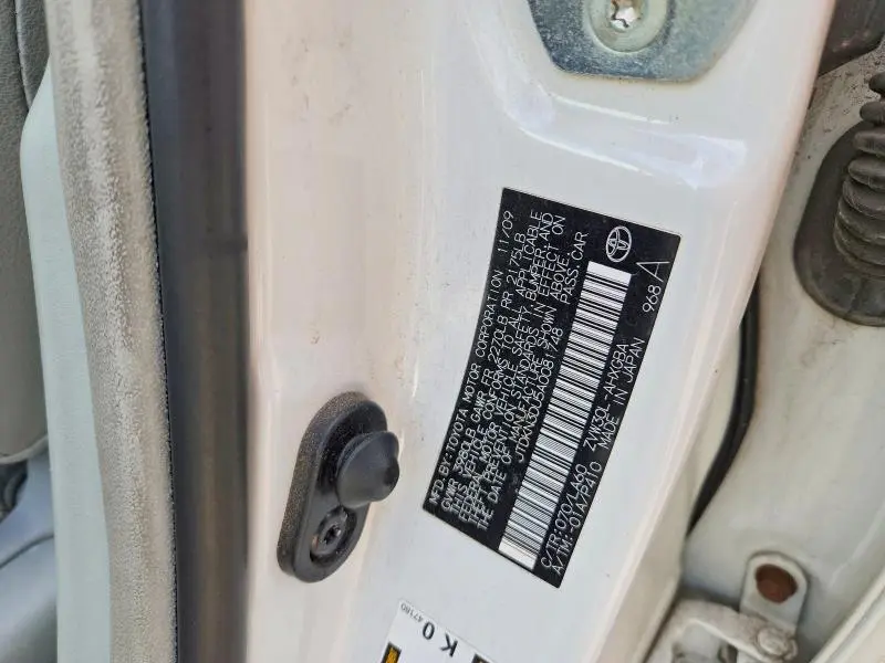 2010 TOYOTA PRIUS V  