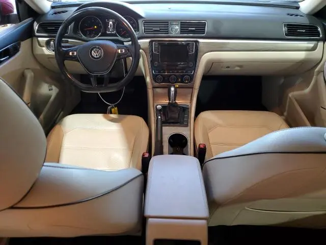 2017 VOLKSWAGEN PASSAT SE