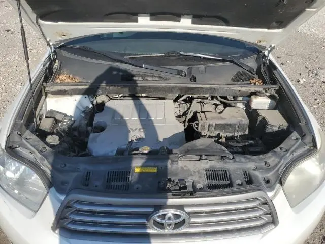 2010 TOYOTA HIGHLANDER SE  