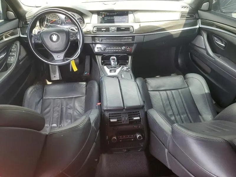 2013 BMW M5   
