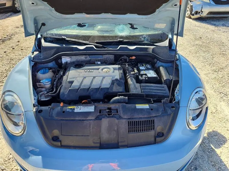 2013 VOLKSWAGEN BEETLE   