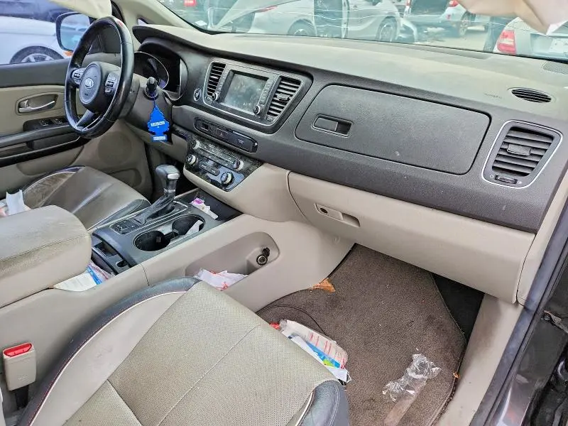 2018 KIA SEDONA LX  