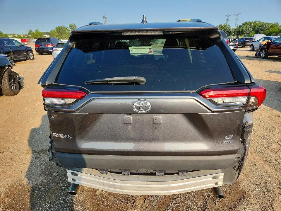 2020 TOYOTA RAV4 LE  