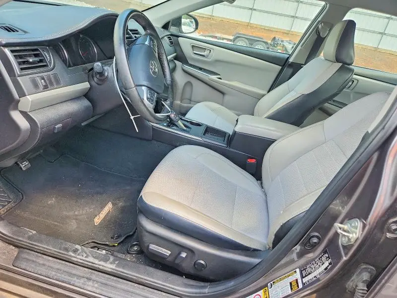 2016 TOYOTA CAMRY SE  