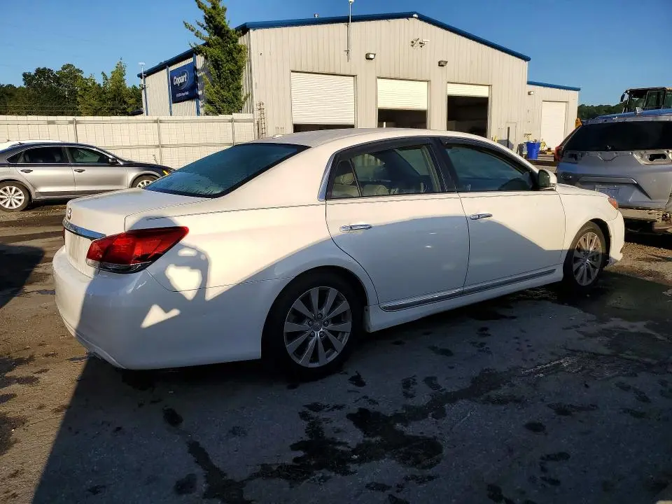 2011 TOYOTA AVALON LIMITED  