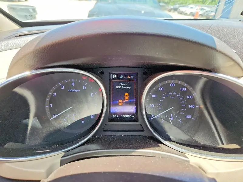 2017 HYUNDAI SANTA FE SE  