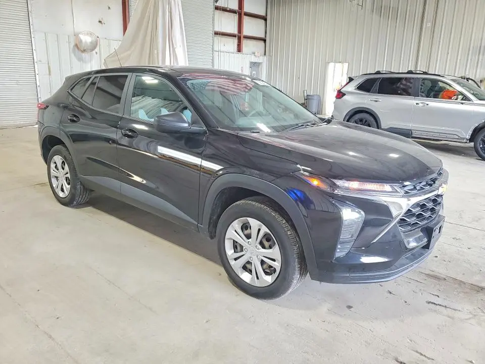 2024 CHEVROLET TRAX LS  