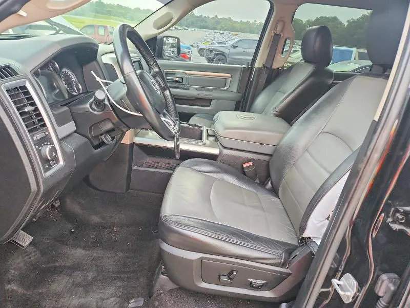 2015 RAM 1500 SLT  