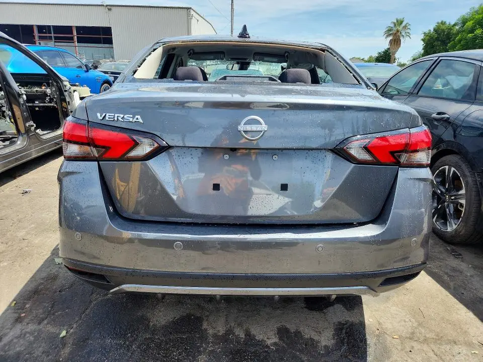 2025 NISSAN VERSA SV  
