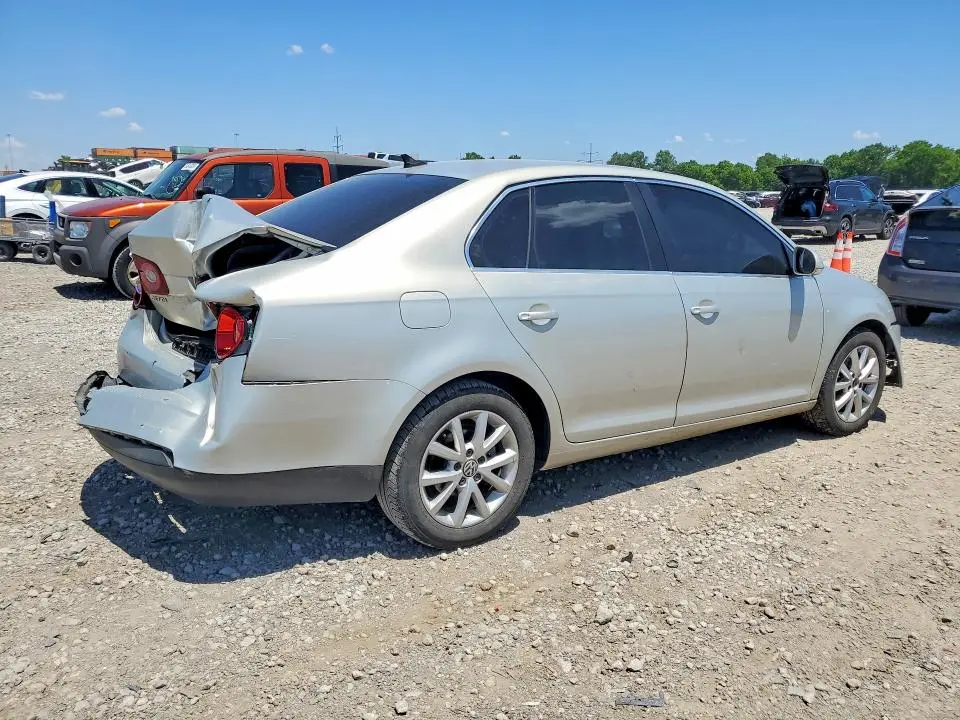 2010 VOLKSWAGEN JETTA SE  