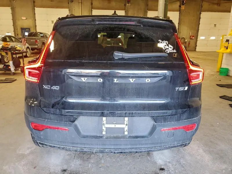 2021 VOLVO XC40 T5 R-DESIGN  