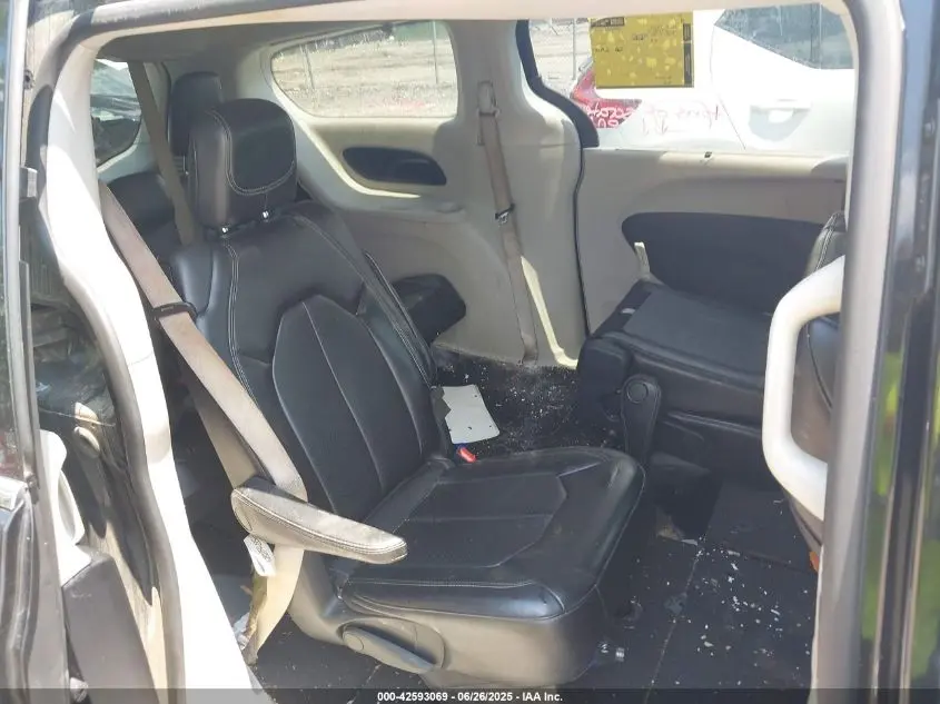 2020 CHRYSLER VOYAGER LXI