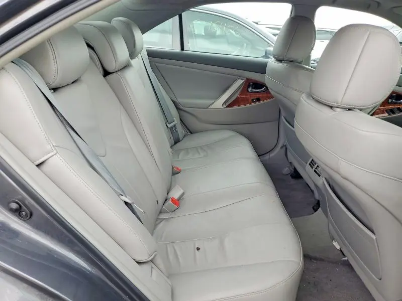 2010 TOYOTA CAMRY XLE  