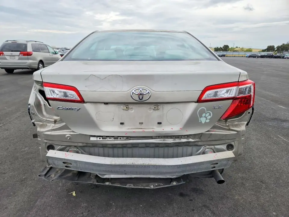 2014 TOYOTA CAMRY LE  