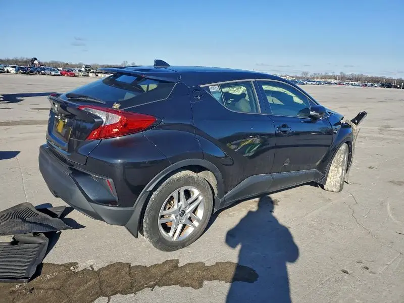 2021 TOYOTA C-HR XLE  