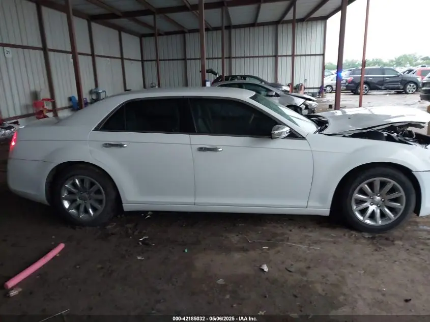 2013 CHRYSLER 300C  