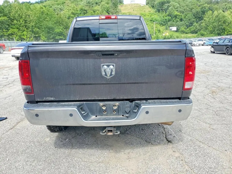2016 RAM 2500 SLT  