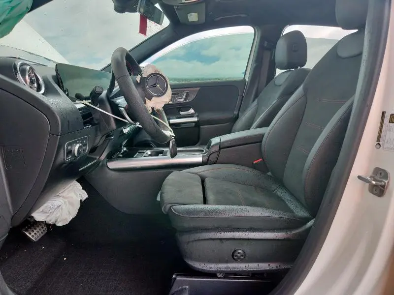 2025 MERCEDES-BENZ GLA 250  