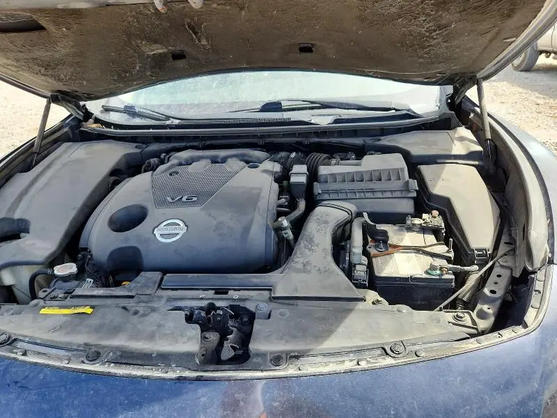 2010 NISSAN MAXIMA S  