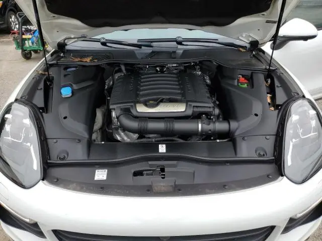 2018 PORSCHE CAYENNE   