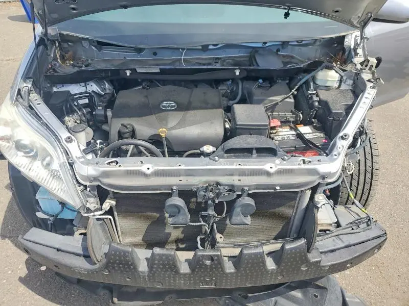 2017 TOYOTA SIENNA XLE 8-PASSENGER  