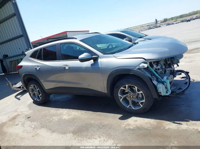2025 CHEVROLET TRAX FWD LT