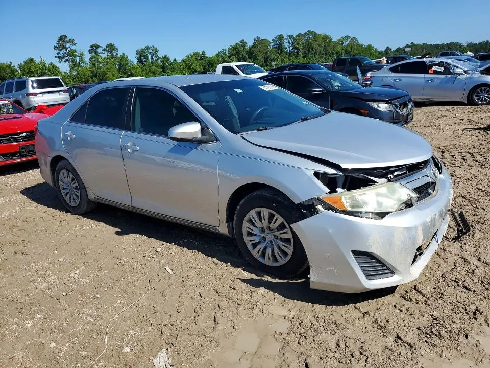 2014 TOYOTA CAMRY LE  