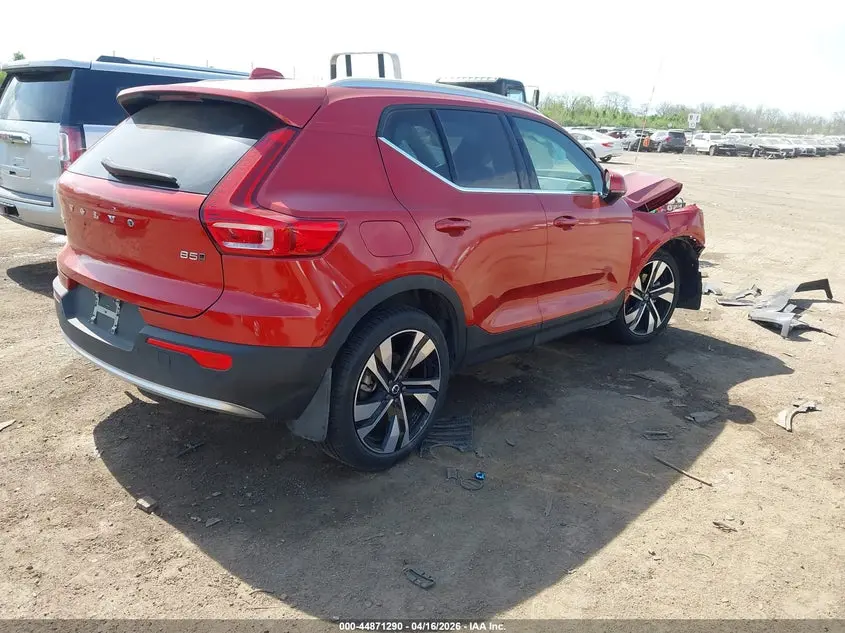 2024 VOLVO XC40 B5 PLUS BRIGHT THEME