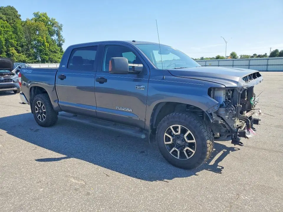 2018 TOYOTA TUNDRA CREWMAX SR5  