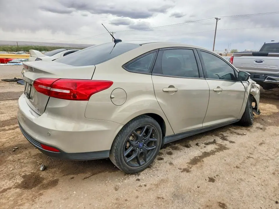 2016 FORD FOCUS SE  