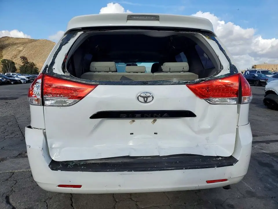 2011 TOYOTA SIENNA BASE 7-PASSENGER  