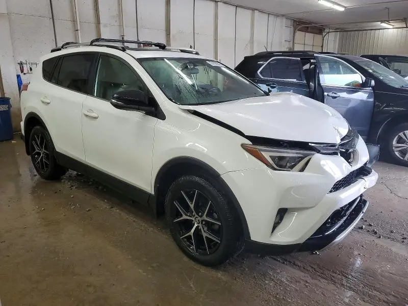 2016 TOYOTA RAV4 SE  