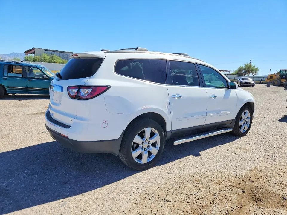 2017 CHEVROLET TRAVERSE LT  