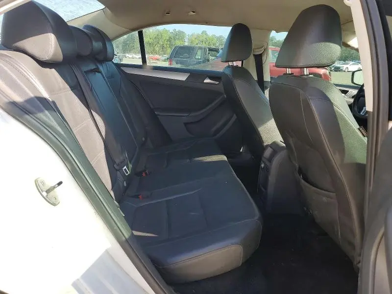 2013 VOLKSWAGEN JETTA SE  