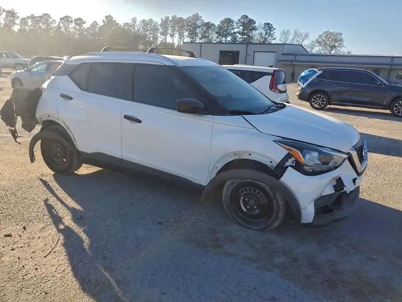 2019 NISSAN KICKS S  
