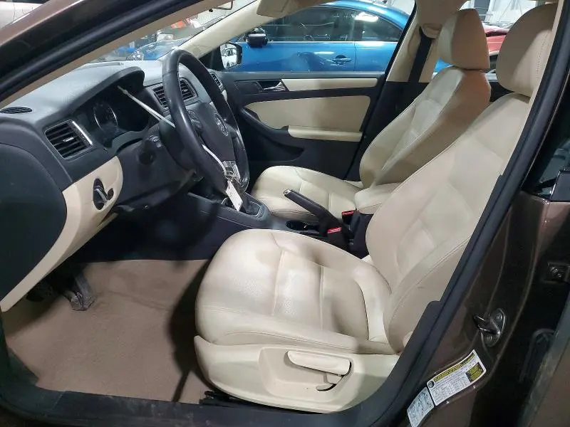 2012 VOLKSWAGEN JETTA SE  